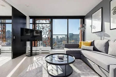 Cozy 1Br Condominium Suite In West Cordova Vancouver Canada