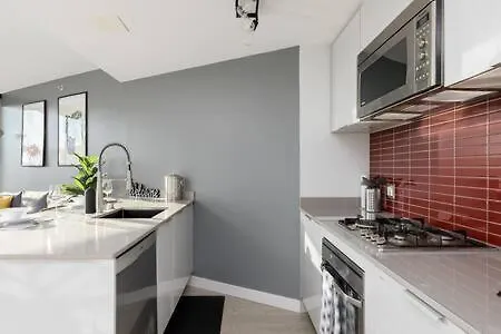 Cozy 1Br Condominium Suite In West Cordova Vancouver 0*,  Canada